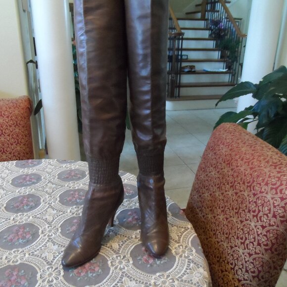 Chanel Light Brown Lamb Skin Knee High Heeled Boots w/CC Logo w.COA Size 37.5M - Picture 1 of 16